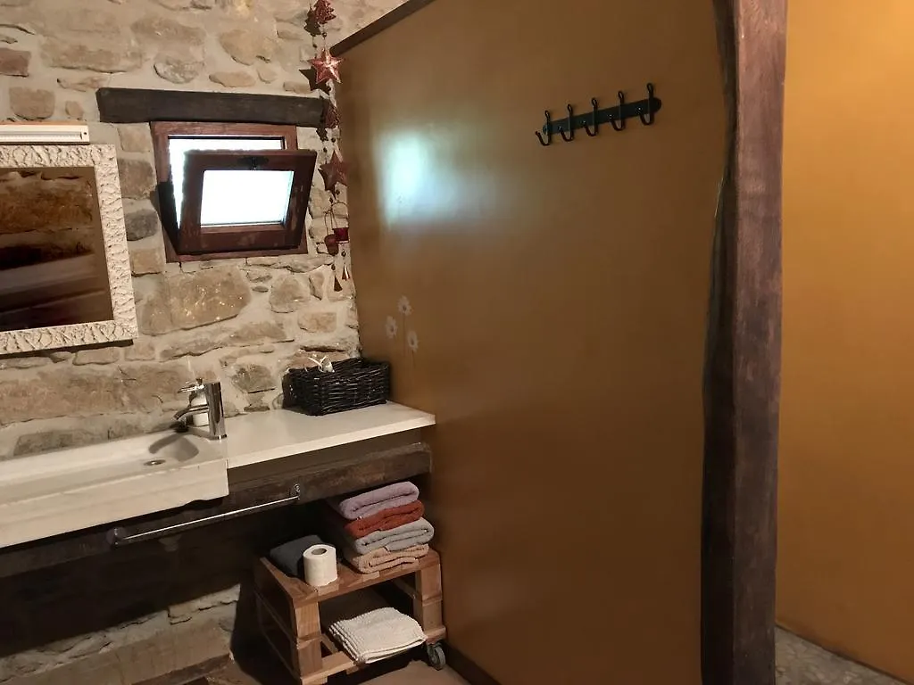 Mas Ombravella Apartman Mieres 0*,  Spanyolország